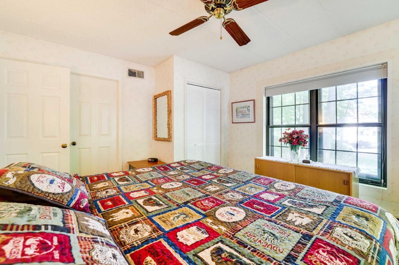 Apartment Lakefront Pool Access Less Than 1 Mi To Big Boulder Lake Harmony